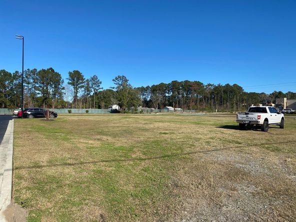 4270 US-17 S, Richmond Hill, GA 31324